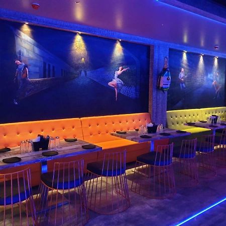 Virat Ambe Sports Club Hotel Ulhasnagar ภายนอก รูปภาพ