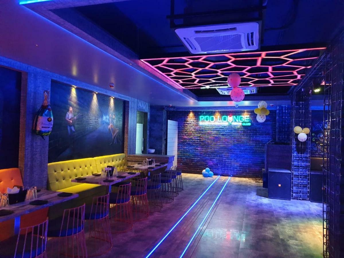 Virat Ambe Sports Club Hotel Ulhasnagar ภายนอก รูปภาพ